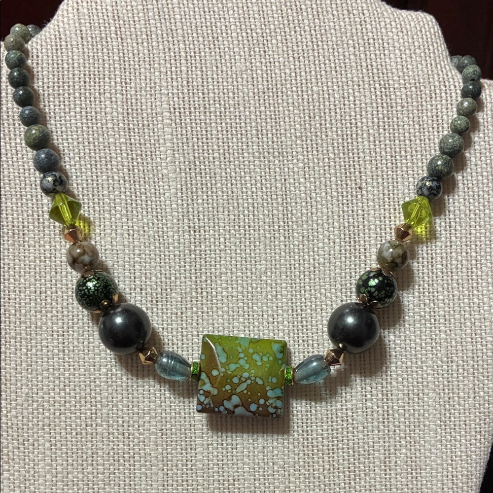 Elegant Russian serpentine Green gemstones with artistic Bead Necklace